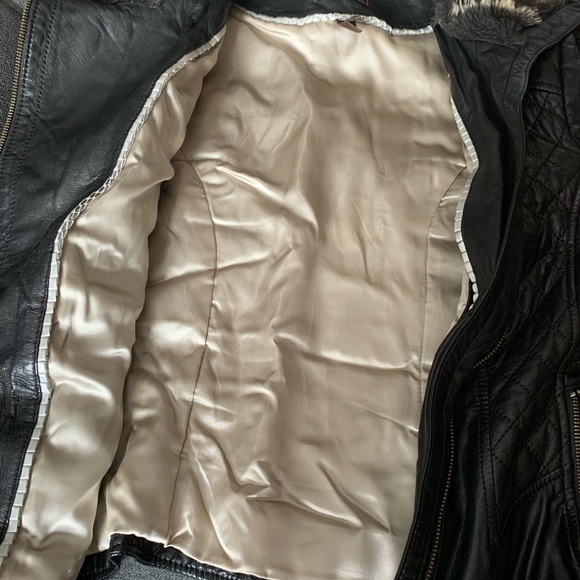 Danier leather jacket - Picture 2 of 4